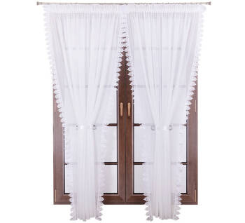 Elegancka firana z woalu kresz ozdobiona gipiurą Bella III