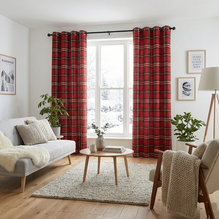 Zasłona w kratę czerwono bordową klasyczna dekoracja okna