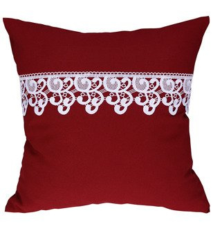 Poszewka z tkaniny matowej  ozdobiona gipiurą bordowa