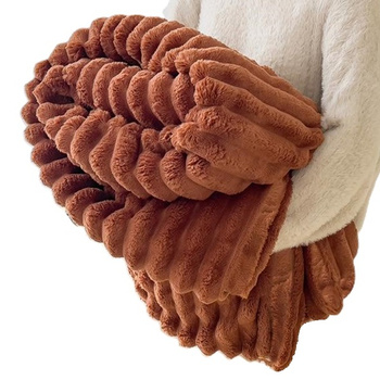 Puszysty gruby koc w prążki narzuta pled na łóżko wytłaczany miękki ceglasty premium