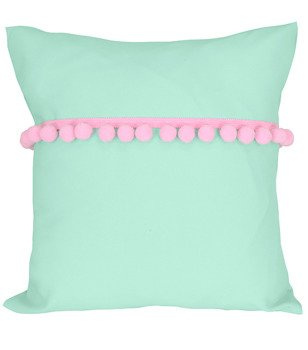 Poszewka matowa ozdobiona różowymi pomponami miętowa