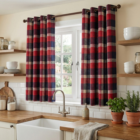 Zasłona w kratę granatowo bordową klasyczna dekoracja okna 
