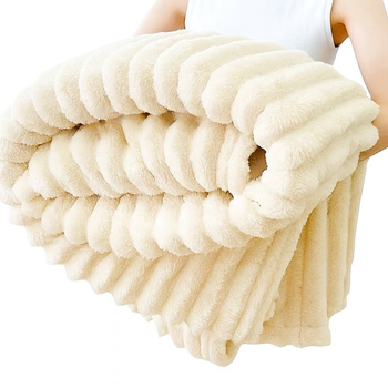 Puszysty gruby koc w prążki narzuta pled na łóżko wytłaczany miękki kość słoniowa premium