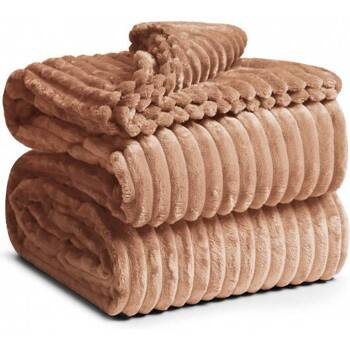 Koc w prążki narzuta pled na łóżko wytłaczany miękki karmelowy
