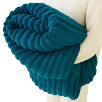 Puszysty gruby koc w prążki narzuta pled na łóżko wytłaczany miękki turkusowy premium