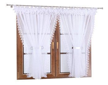 Wyjątkowa firana z woalu ozdobiona gipiurą Bella biała