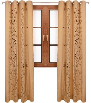 Zasłona beżowa w ażurowe wycinane laserowo wzory listki