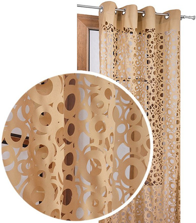 Zasłona beżowa w ażurowe wycinane laserowo wzory koła