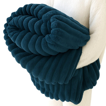 Puszysty gruby koc w prążki narzuta pled na łóżko wytłaczany miękki turkusowy premium