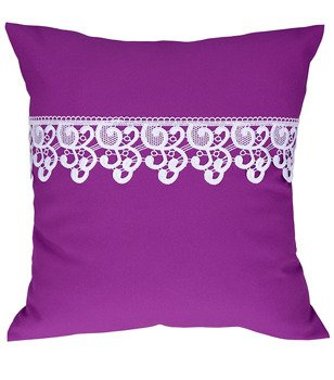 Poszewka z tkaniny matowej  ozdobiona gipiurą fuksja