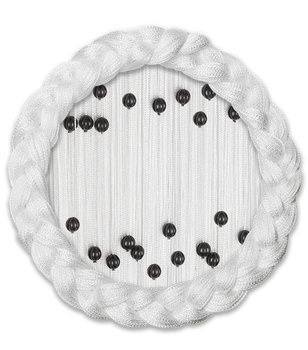 Makaron sznurki z koralikami biały z czarnymi kulkami